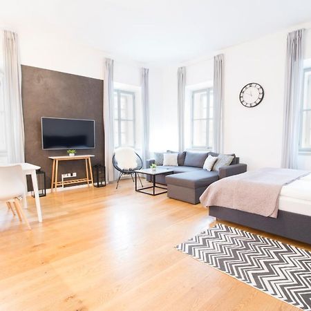 U Zlate Hvezdy Apatman Blumentritt Apartment ลิโตเมริเซ ภายนอก รูปภาพ