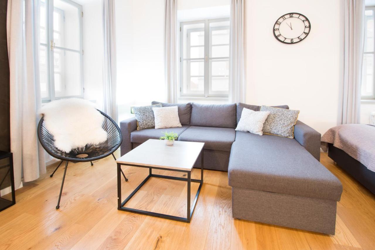 U Zlate Hvezdy Apatman Blumentritt Apartment ลิโตเมริเซ ภายนอก รูปภาพ